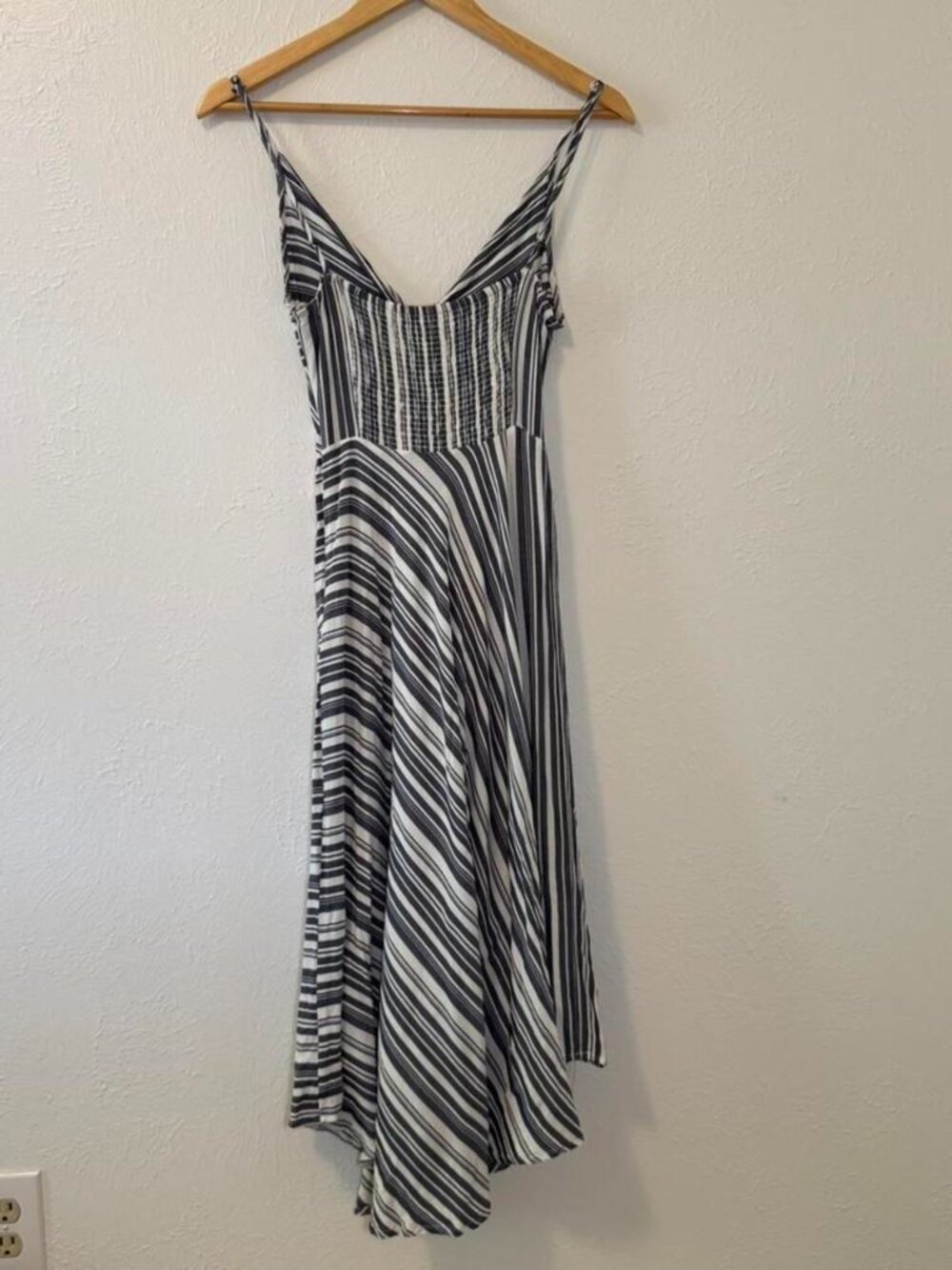 Gentle Fawn Mischa White Blue Stripe Coastal Asymmetrical Midi Dress Size 6 - Picture 4 of 8